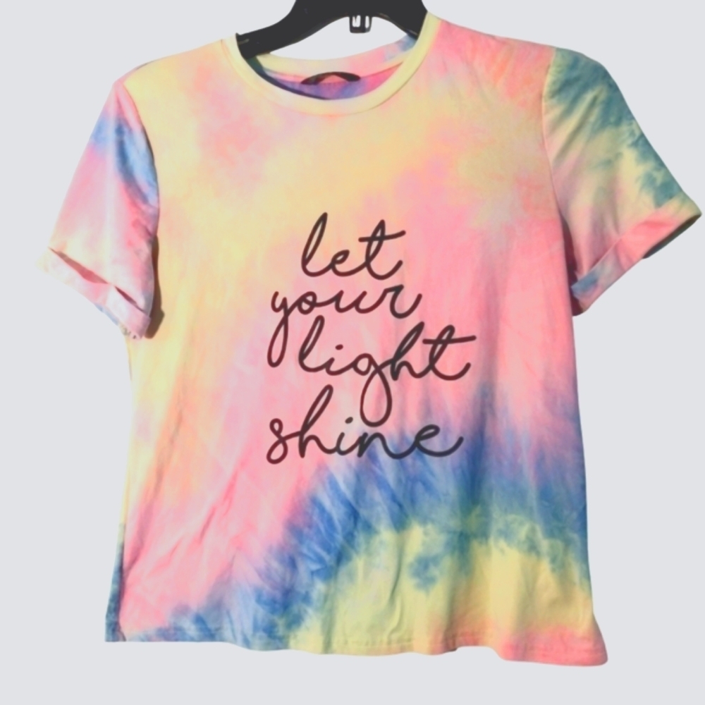 🔥 Shein women's Tshirt 👕 size small 🔥 5$ if you Get Bundle 🔥